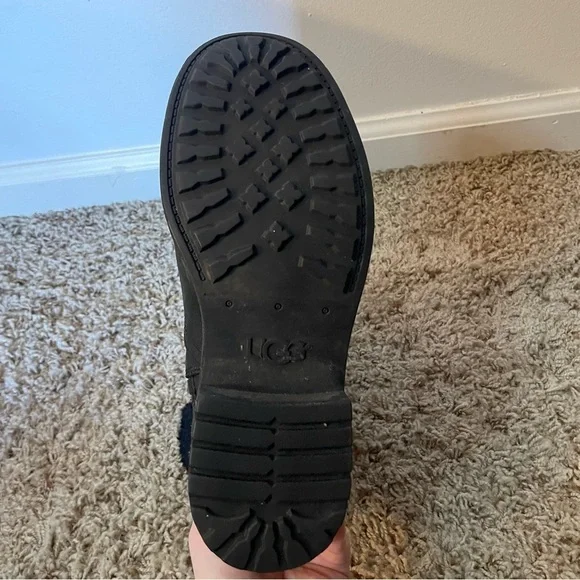 UGG Cozy Black Ankle Left Boot with Buckle- one boot only size 7.5 - Picture 4 of 7